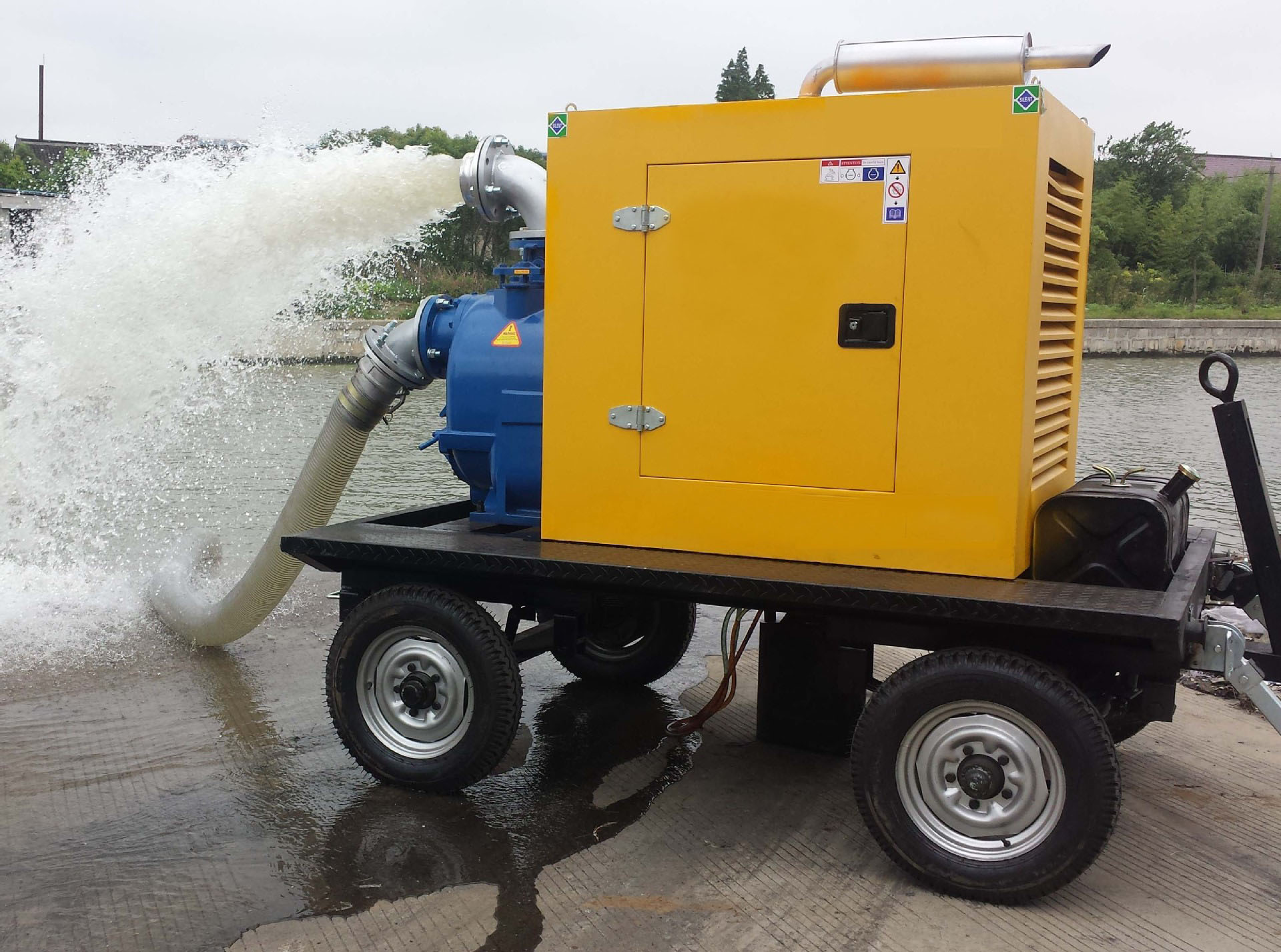 防洪抗旱抢险排涝泵车